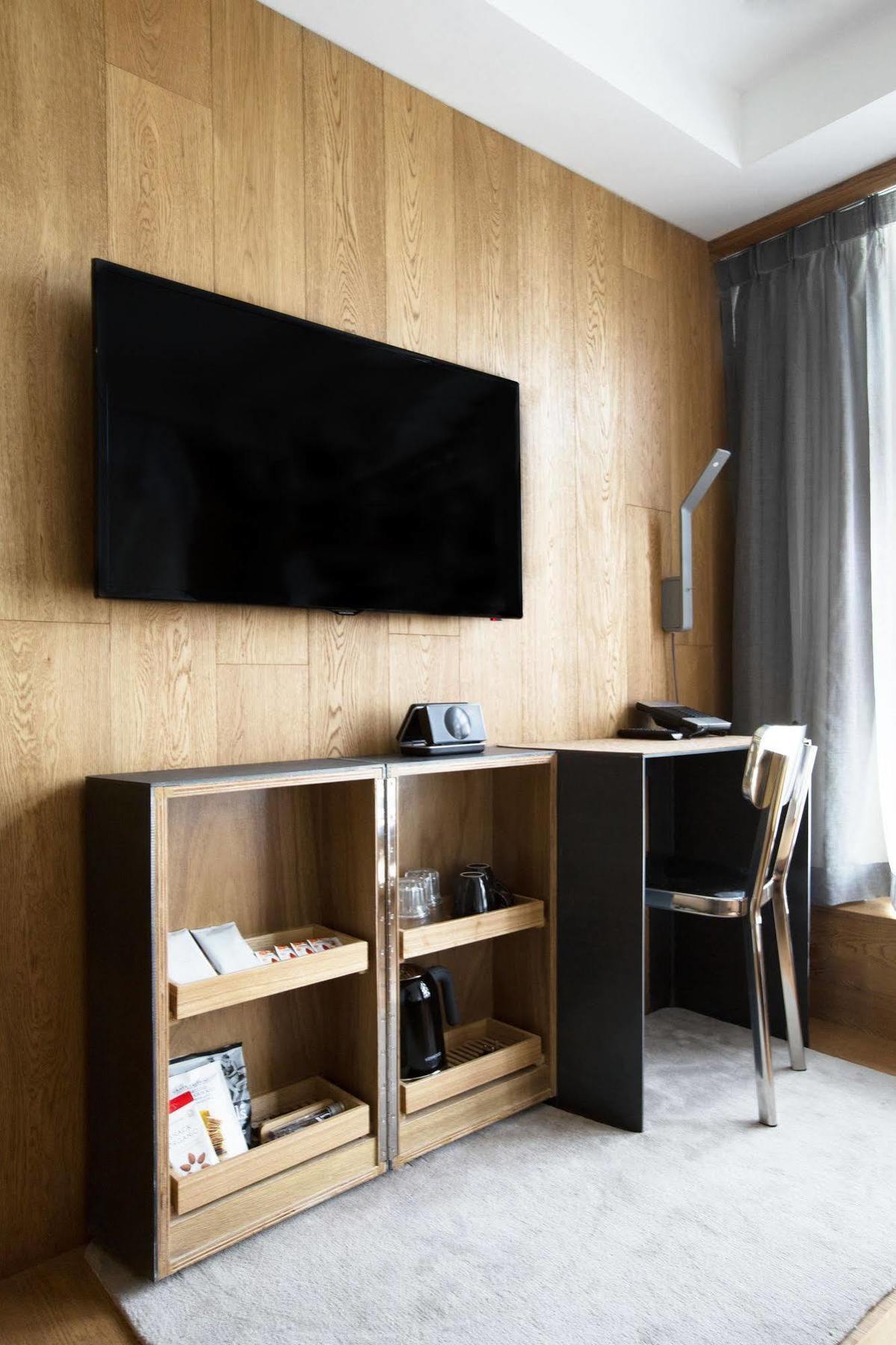 Tuve Hotel Хонконг Екстериор снимка